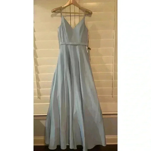 Mac Duggal A Line V Neck Crepe Evening Ballgown Formal Dress 2 XS Powder Tulle - Picture 3 of 8